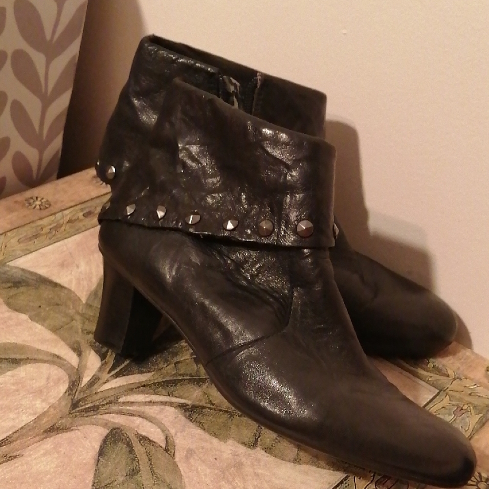 Women's Black Studded Soft Leather Ankle Booties 8.5 Plus Free Bag With Purchase